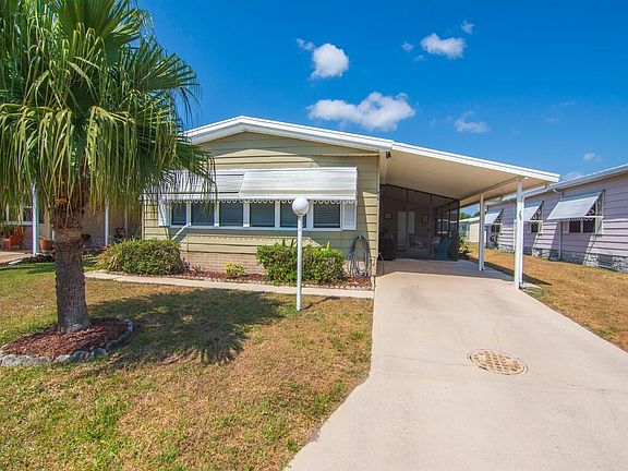 3rd image of 629 Oleander Cir