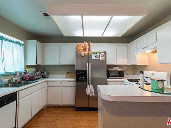 3rd image of 11150 Glenoaks Blvd Unit 315