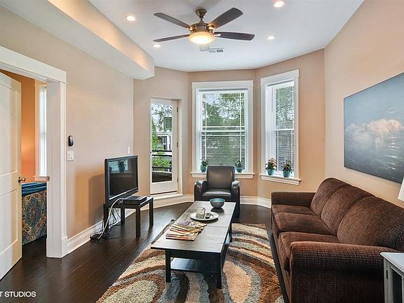 4th image of 1927 N Lawndale Ave #2