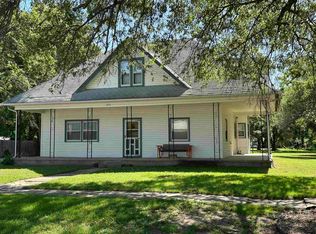 414 N Main St, Belle Plaine, KS 67013