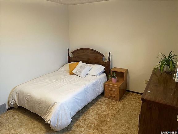 5th image of 212 2nd St E