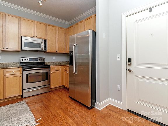 3rd image of 721 Governor Morrison St Unit 523