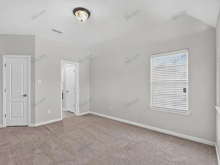1314 Torrington Ln — Photo 8