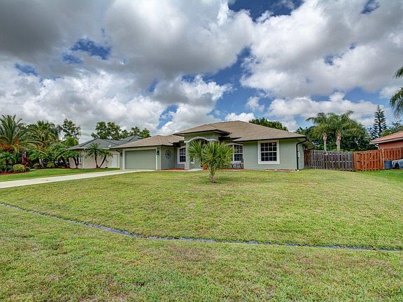 3rd image of 2789 SE Eagle Dr