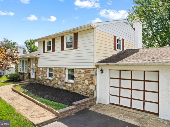 16 Stoltz Ave, Feasterville, PA 19053