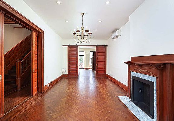5th image of 134 Midwood St #2