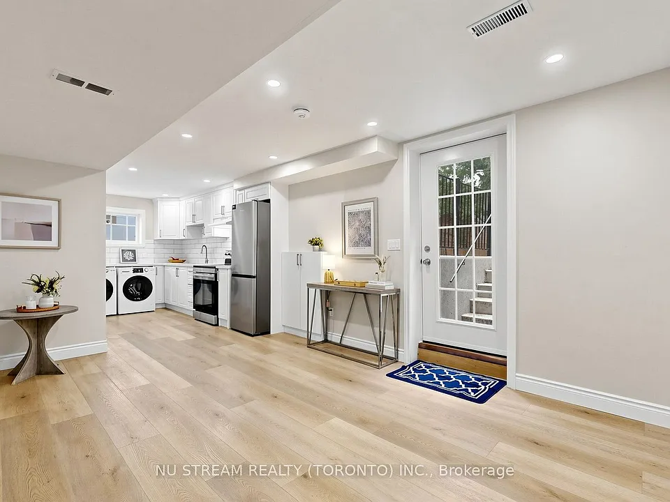 297 Toll Gate Blvd #BASEMENT