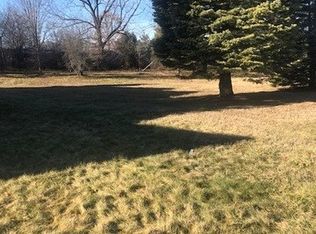 910 N Lorr Dr, Woodstock, IL 60098