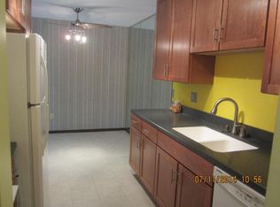 1304 W Medicine Lake Dr APT 108, Minneapolis, MN 55441