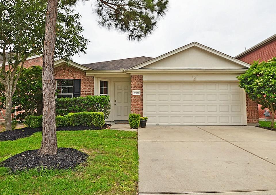 1st image of 17515 Hoover Gardens Dr