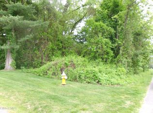 13 Pinecrest Drive, Schenectady, NY 12309