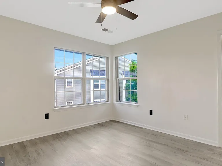8627 Beekman Pl #C-27C — Photo 13