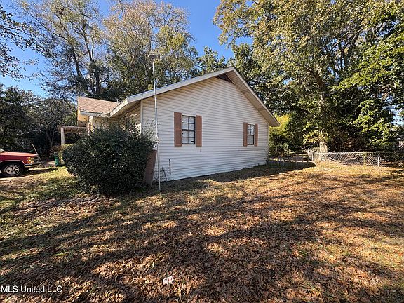 3rd image of 3604 Park Blvd