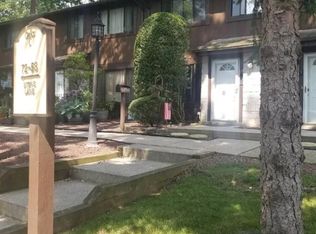 60 Stone Ln, Staten Island, NY 10314