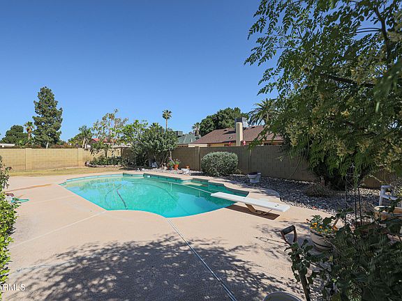 4th image of 4613 W Cochise Dr