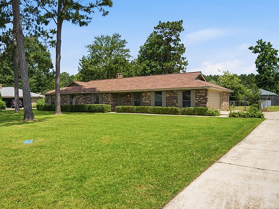 3rd image of 103 Robin Hood Dr
