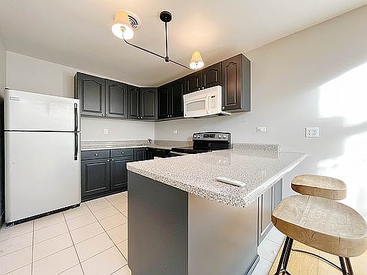 5th image of 371 Madison St APT 113