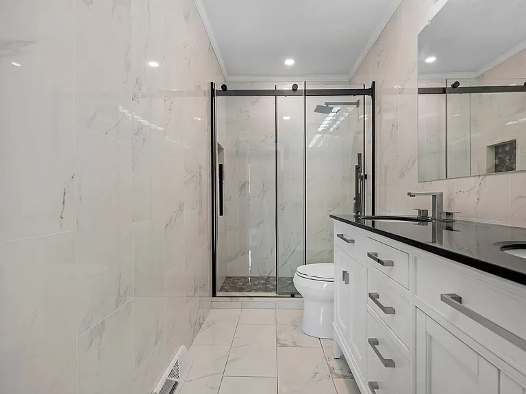 2431 Clydesdale Rd — Photo 16