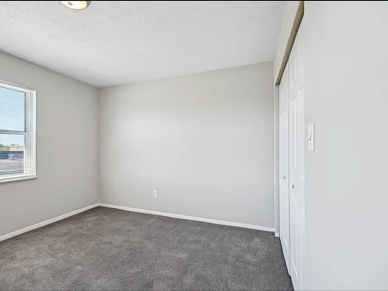 Tamarack Arms Apartments — Photo 9