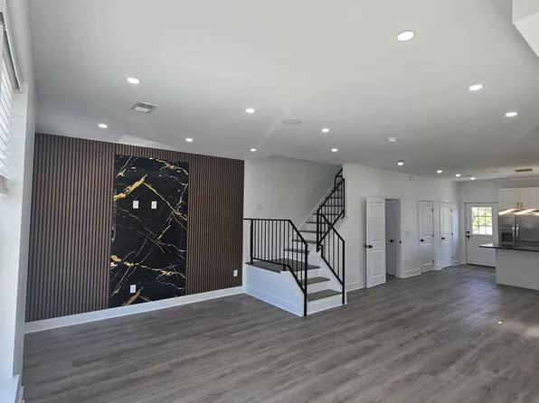 (undisclosed Address), Huntingdon Valley, PA 19006