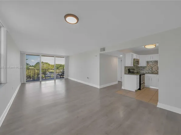 13120 SW 92nd Ave APT B-401, Miami, FL 33176