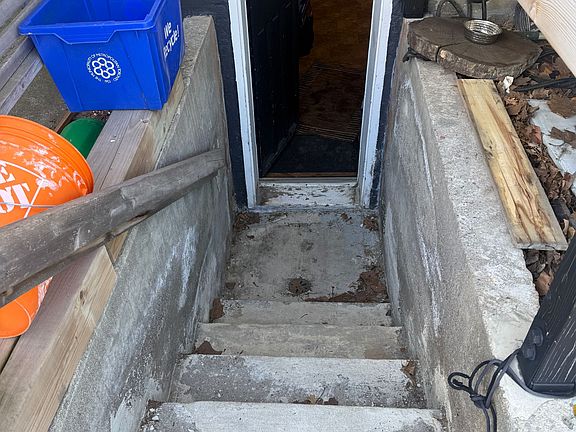2nd image of 106 Donlands Ave