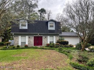 2631 Valleywood Dr, Gautier, MS 39553