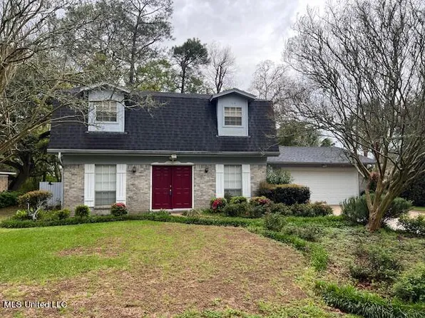 2631 Valleywood Dr, Gautier, MS 39553