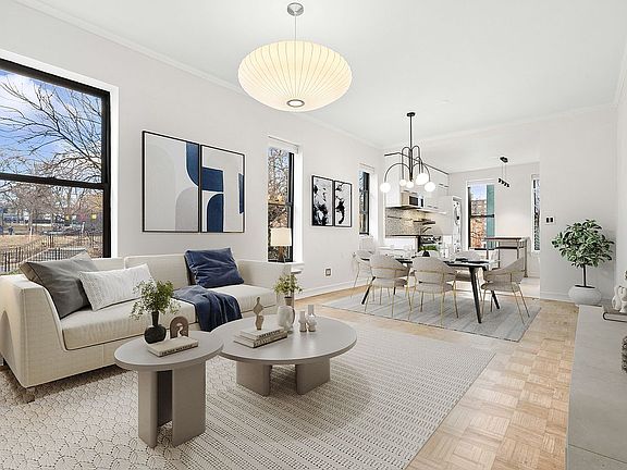 2nd image of 10 Saint Nicholas Ter APT 3