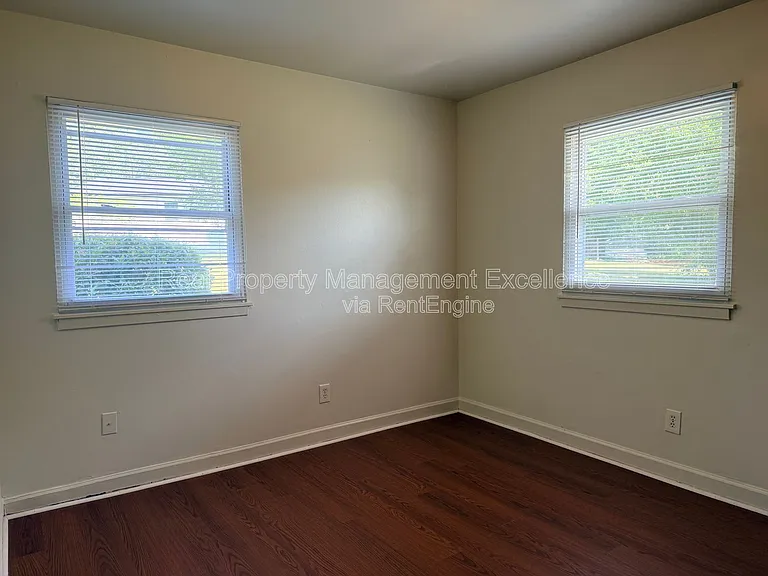 419 Walton St — Photo 9