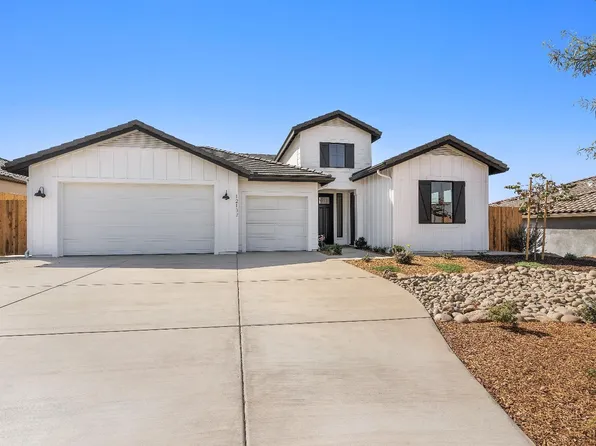 12137 Pendulum Dr, Bakersfield, CA 93306