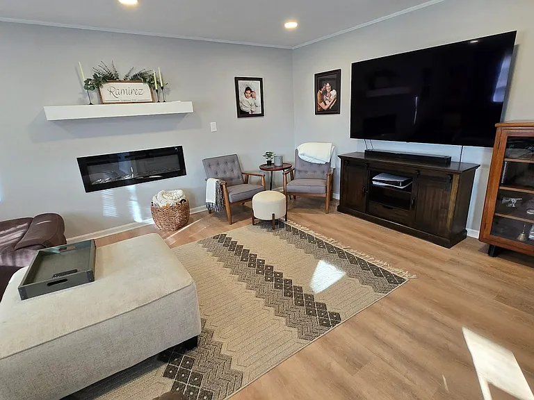 1480 Berkshire Dr — Photo 9