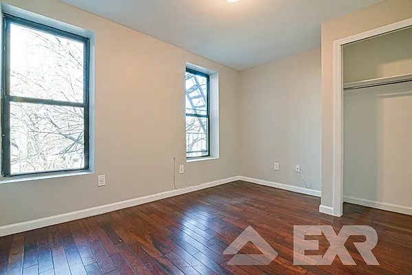 Rented by EXR | media 4