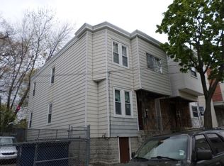 8 Lynn St, Chelsea, MA 02150