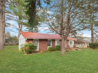 674 Wayah St, Franklin, NC 28734