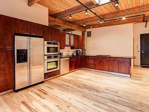 3rd image of 448 W Nationwide Blvd APT 412