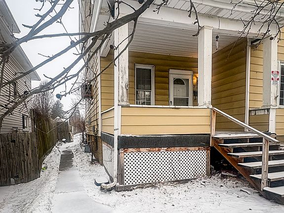 3rd image of 711 E Long Ave