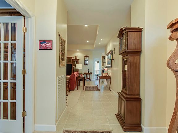 4th image of 303 Coweta Ct