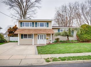 25 Frederick Pl, Old Bridge, NJ 08857