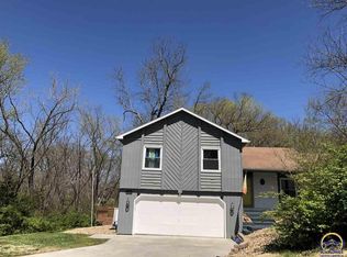 2718 SE Aquarius Dr, Topeka, KS 66605