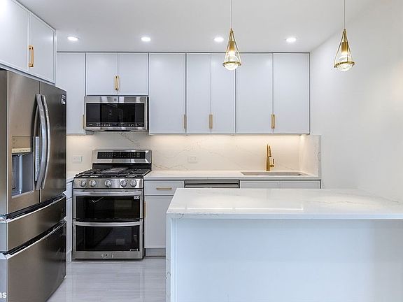 5th image of 555 Kappock St APT 12G