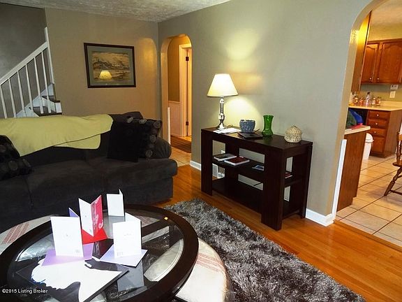 Living room-hardwood floor