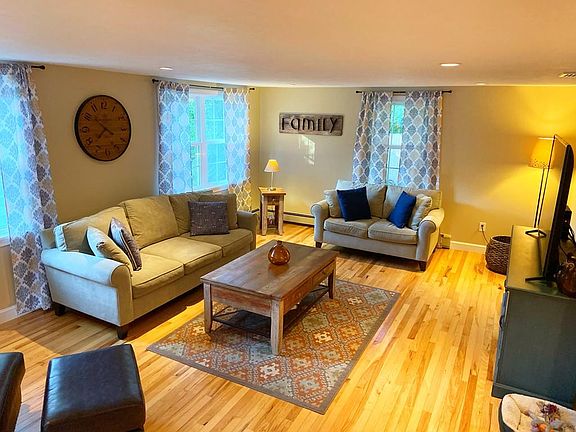 4th image of 54 Pond St