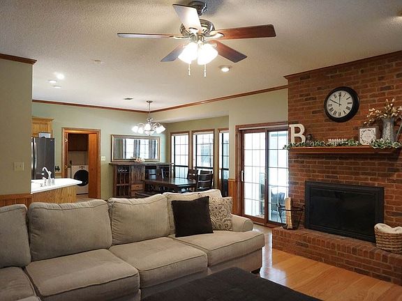 4th image of 4905 Meadowood Cir