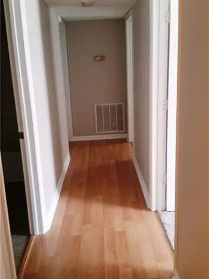 804 Folly Ct #B — Photo 4