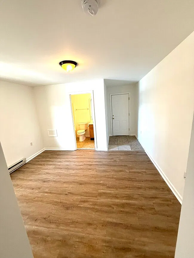 Studio, 600 sqft, $850 — Photo 3