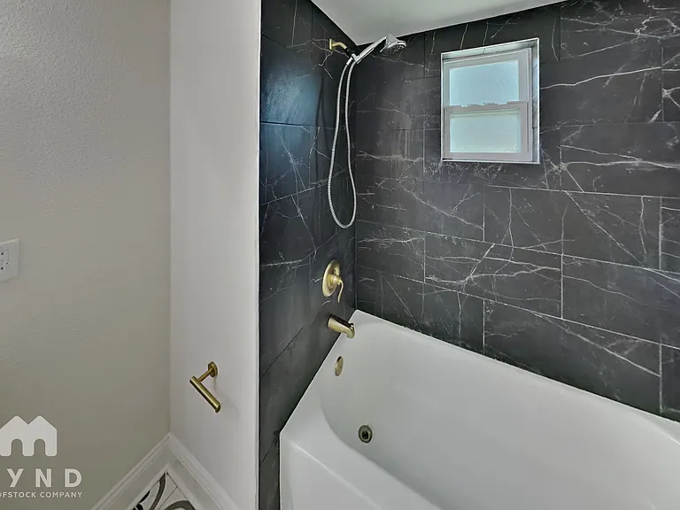 306 Park Blvd — Photo 15