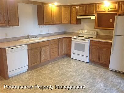 1st image of 525 S Oak St APT 4