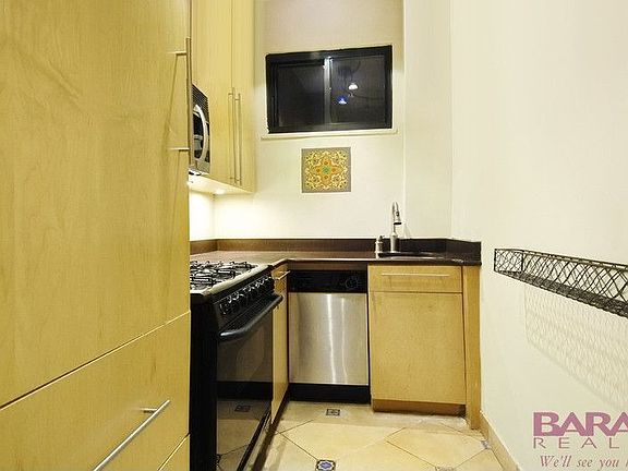 2nd image of 203 W 54th St #5E