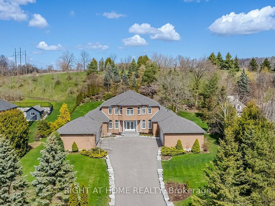 1st image of 6 Lord Duncan Ct